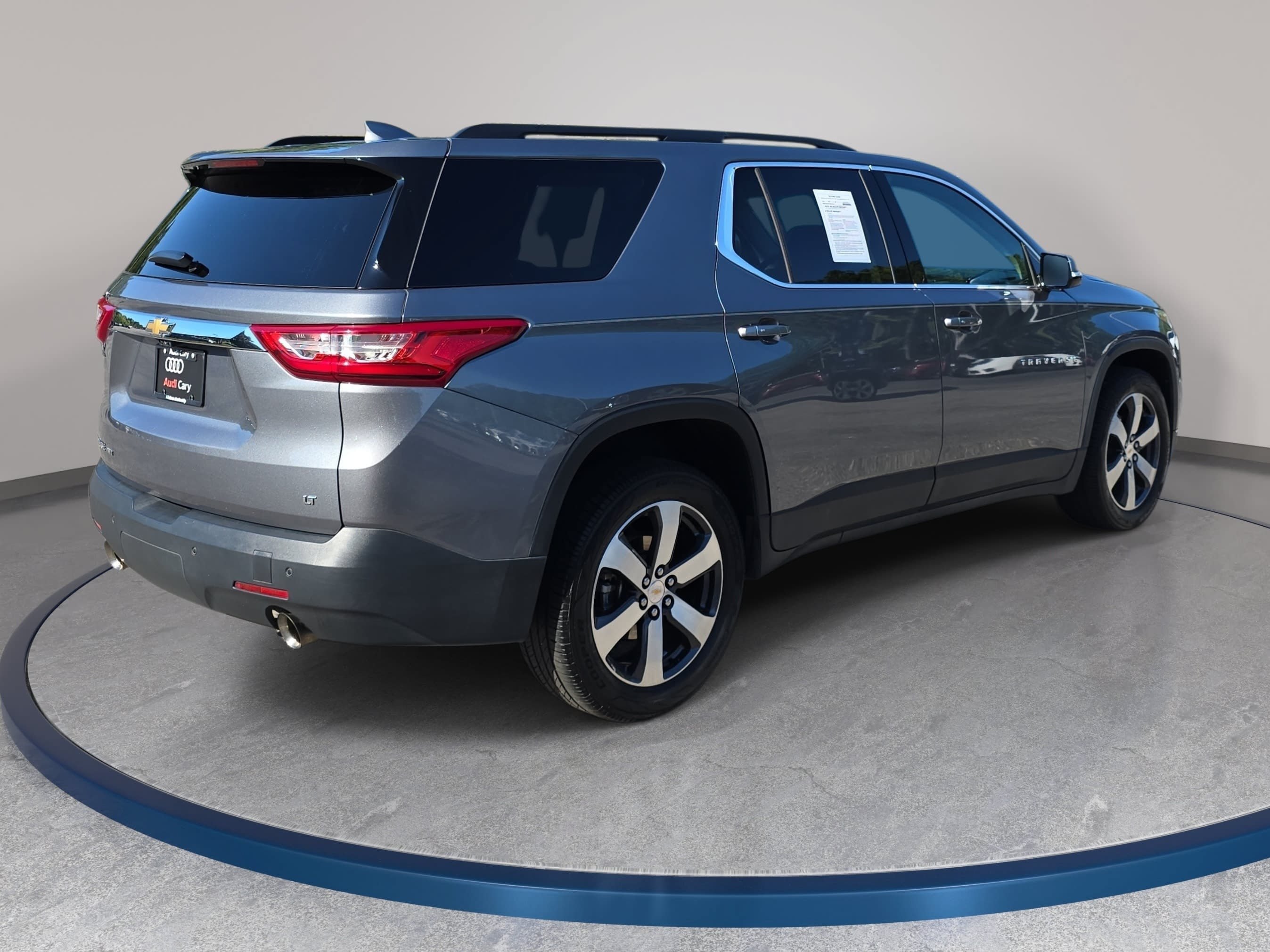 Used 2019 Chevrolet Traverse LT w/ LT Premium Package AWD/4WD image 5