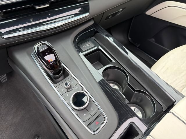 Used 2024 Cadillac Escalade ESV Sport image 39