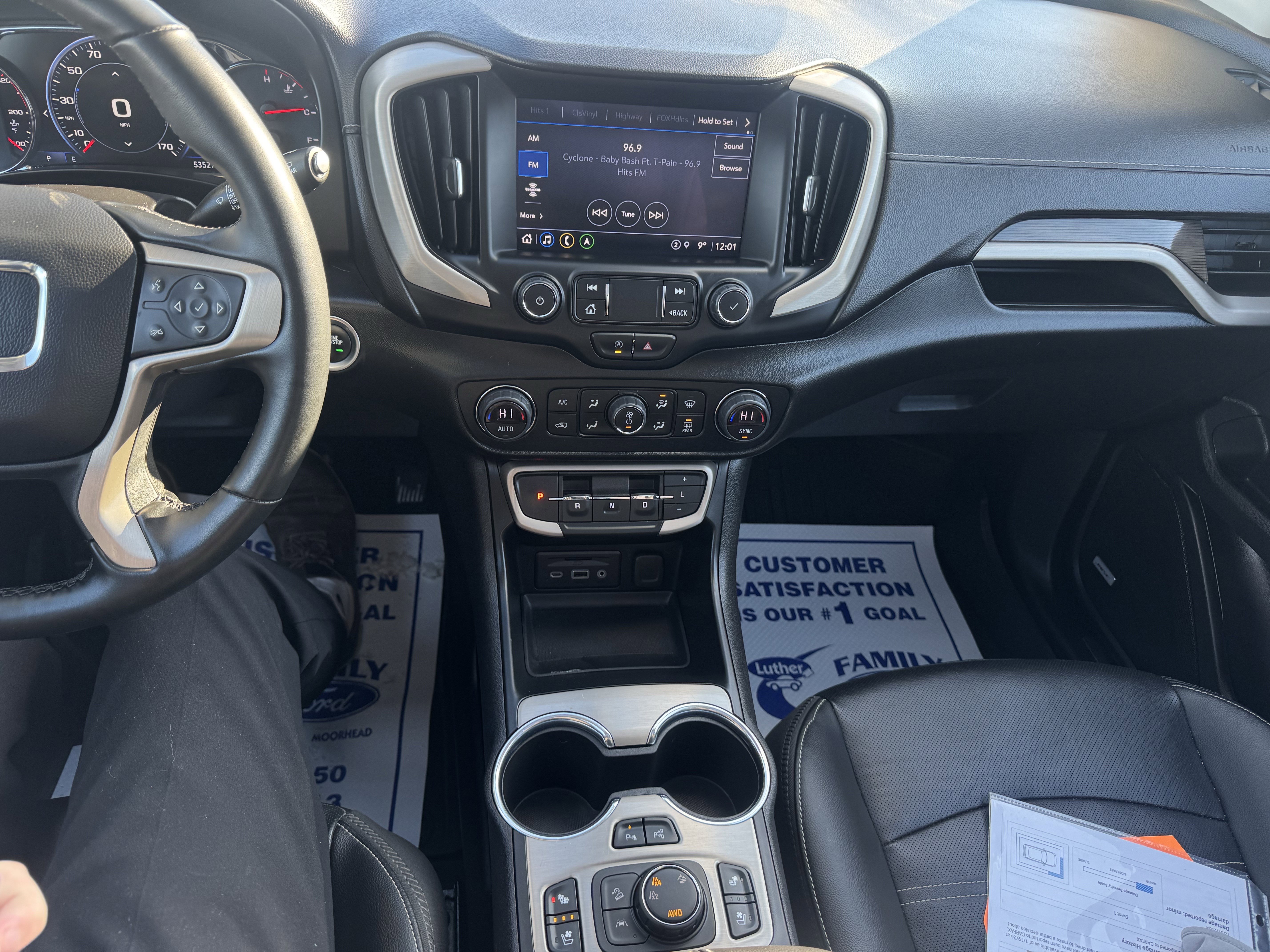 Used 2023 GMC Terrain Denali w/ Denali Premium Package image 16