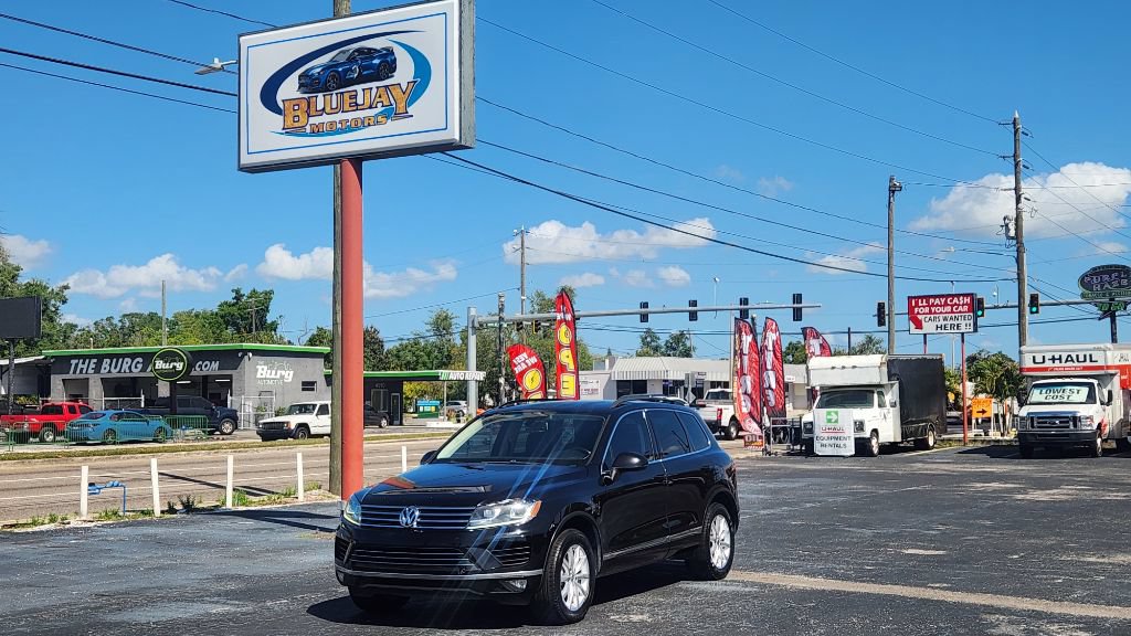 Used 2015 Volkswagen Touareg Sport AWD/4WD image 1