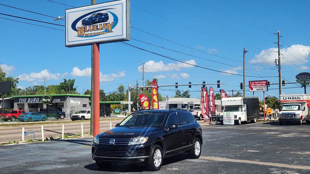 Used 2015 Volkswagen Touareg Sport AWD/4WD image 1