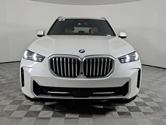 Used 2024 BMW X5 xDrive40i w/ Parking Assistance Package image 2