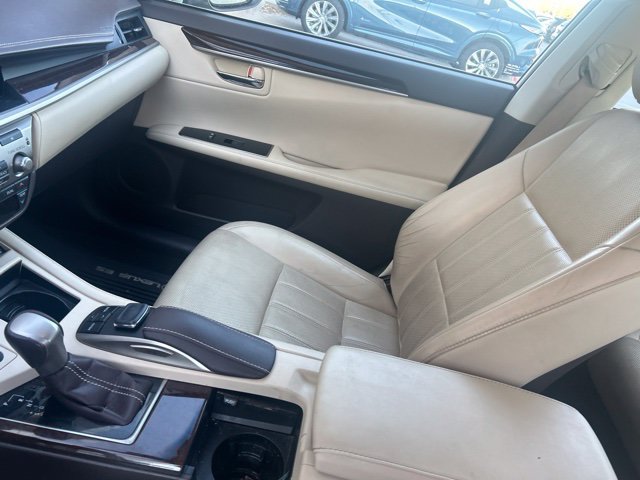 Used 2016 Lexus ES 350 w/ Luxury Package w/Wood Trim FWD image 7