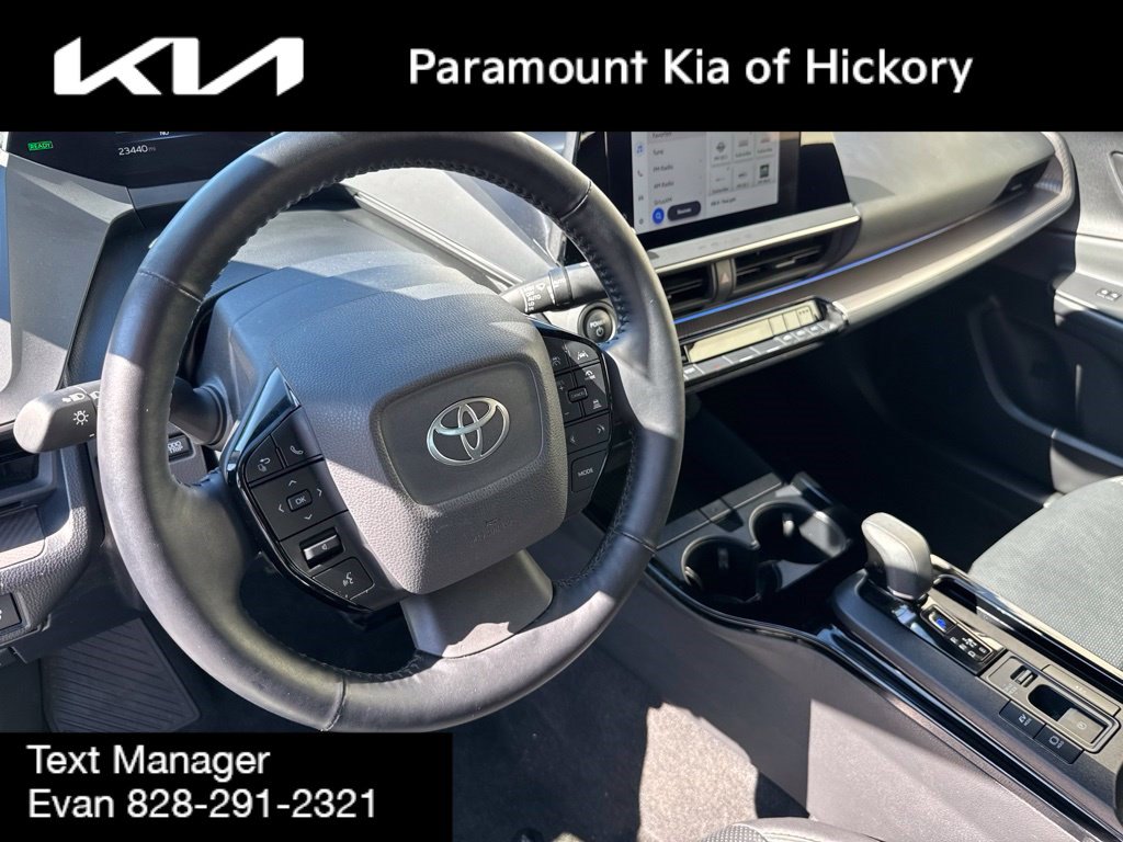 Used 2025 Toyota Prius XLE FWD image 18