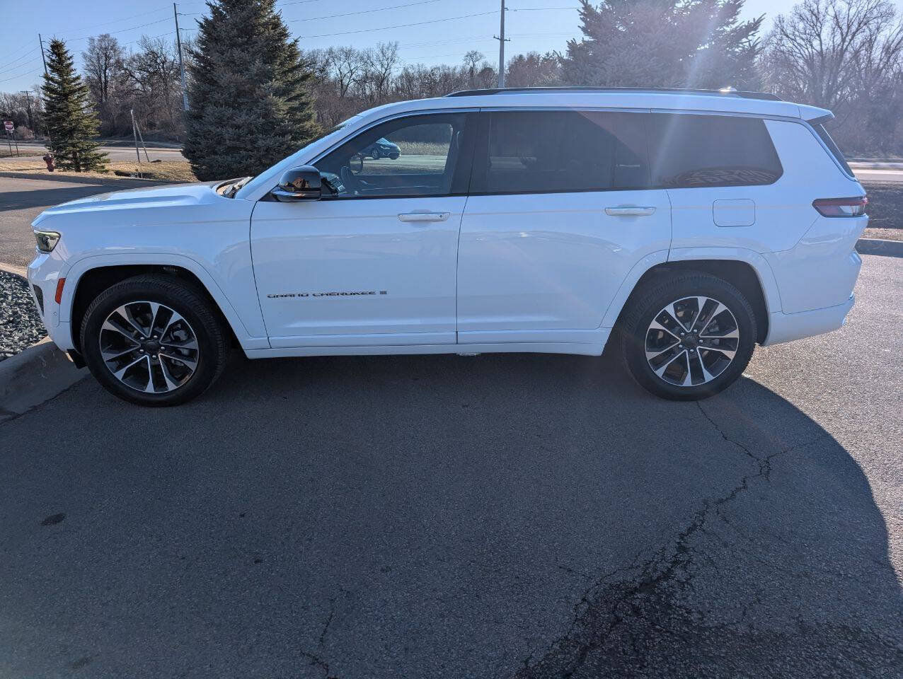Used 2023 Jeep Grand Cherokee L Overland AWD/4WD image 6