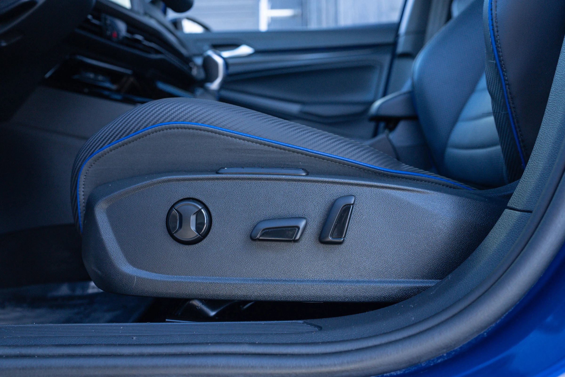 Used 2023 Volkswagen Golf 20th Anniversary Edition image 24