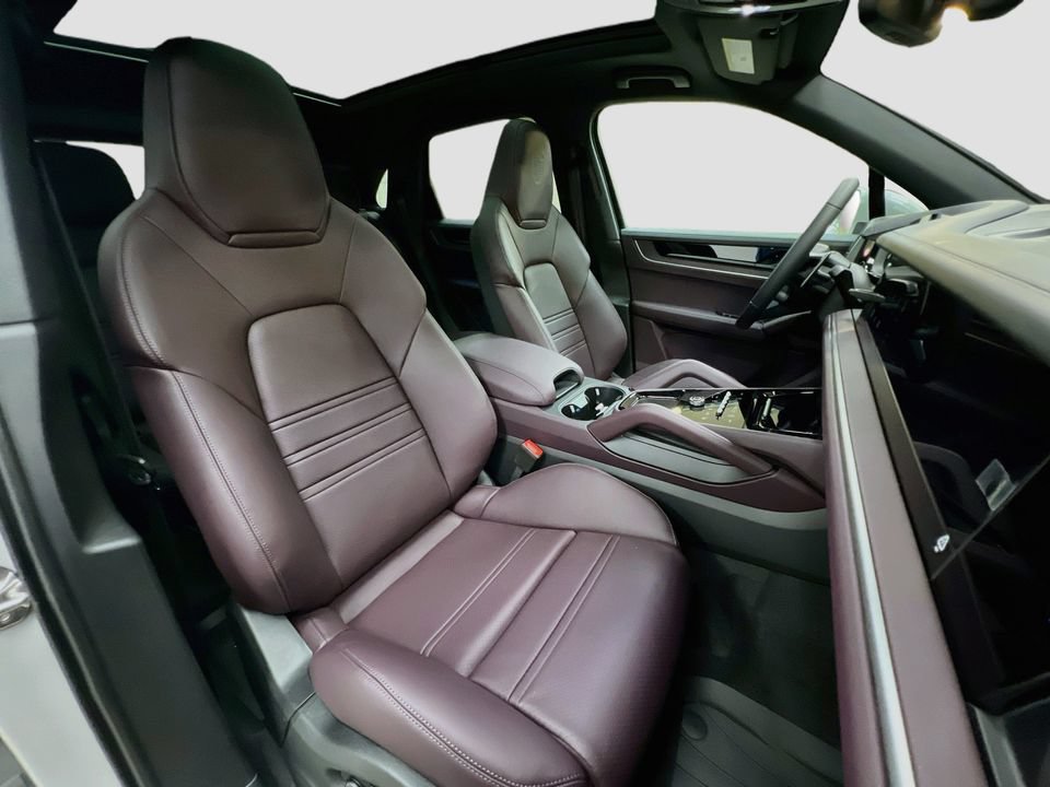 New 2026 Porsche Cayenne AWD/4WD image 30