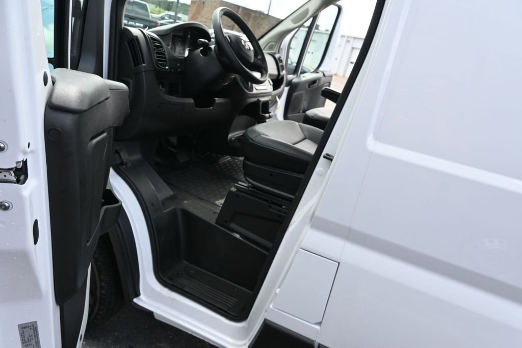 Used 2026 RAM ProMaster 2500 w/ Convenience Group FWD image 6