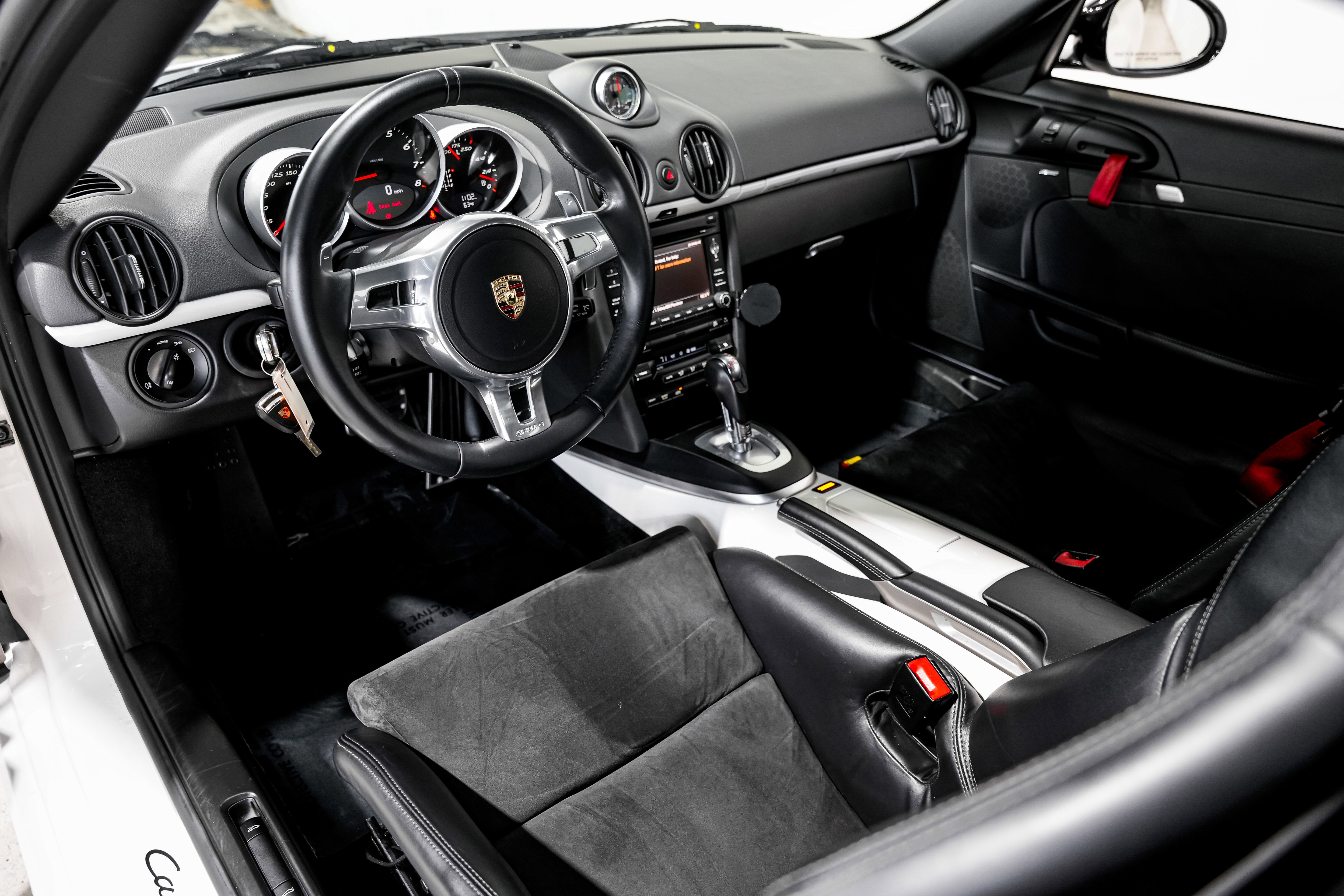 Used 2012 Porsche Cayman R image 10