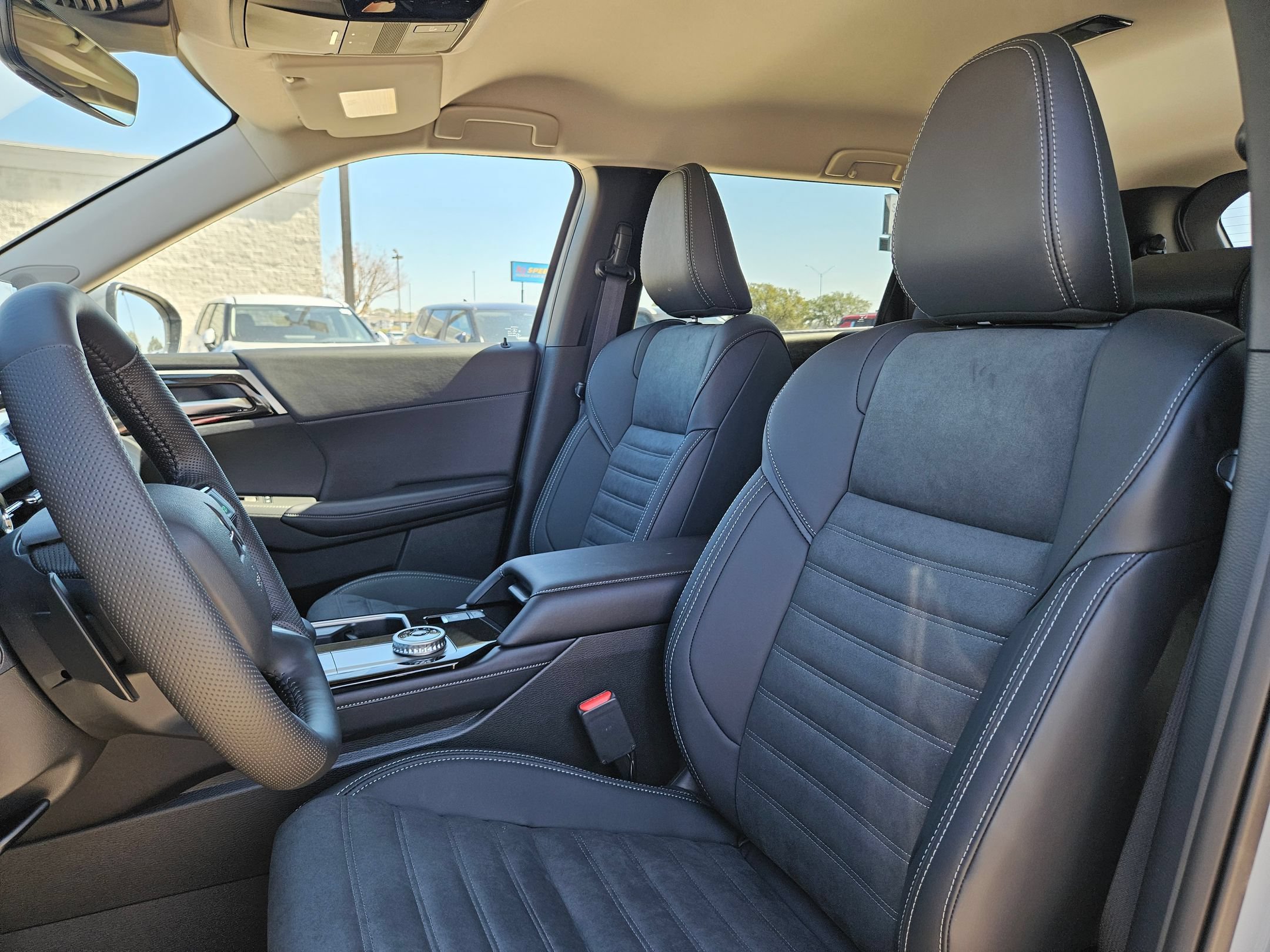 New 2026 Mitsubishi Outlander SE AWD/4WD image 12