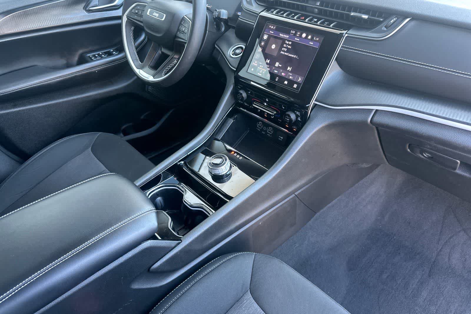 Certified 2023 Jeep Grand Cherokee Laredo w/ Luxury Tech Group I AWD/4WD image 17
