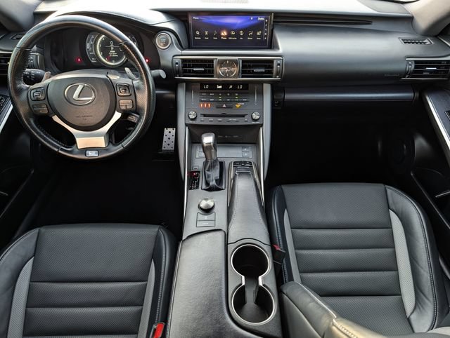 Used 2020 Lexus IS 300 F Sport w/ Blackline Edition RWD image 12