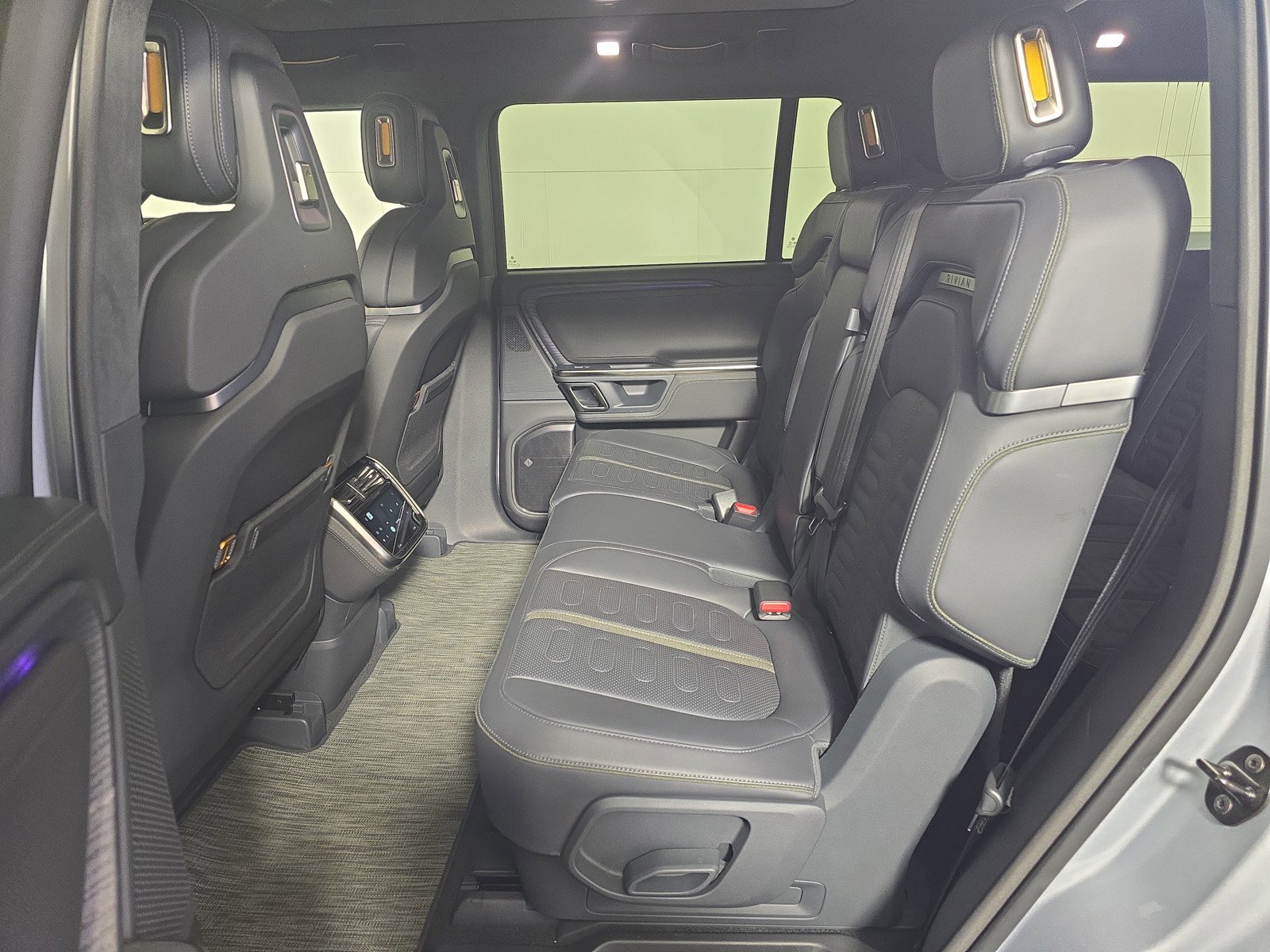 Used 2023 Rivian R1S Adventure AWD/4WD image 21