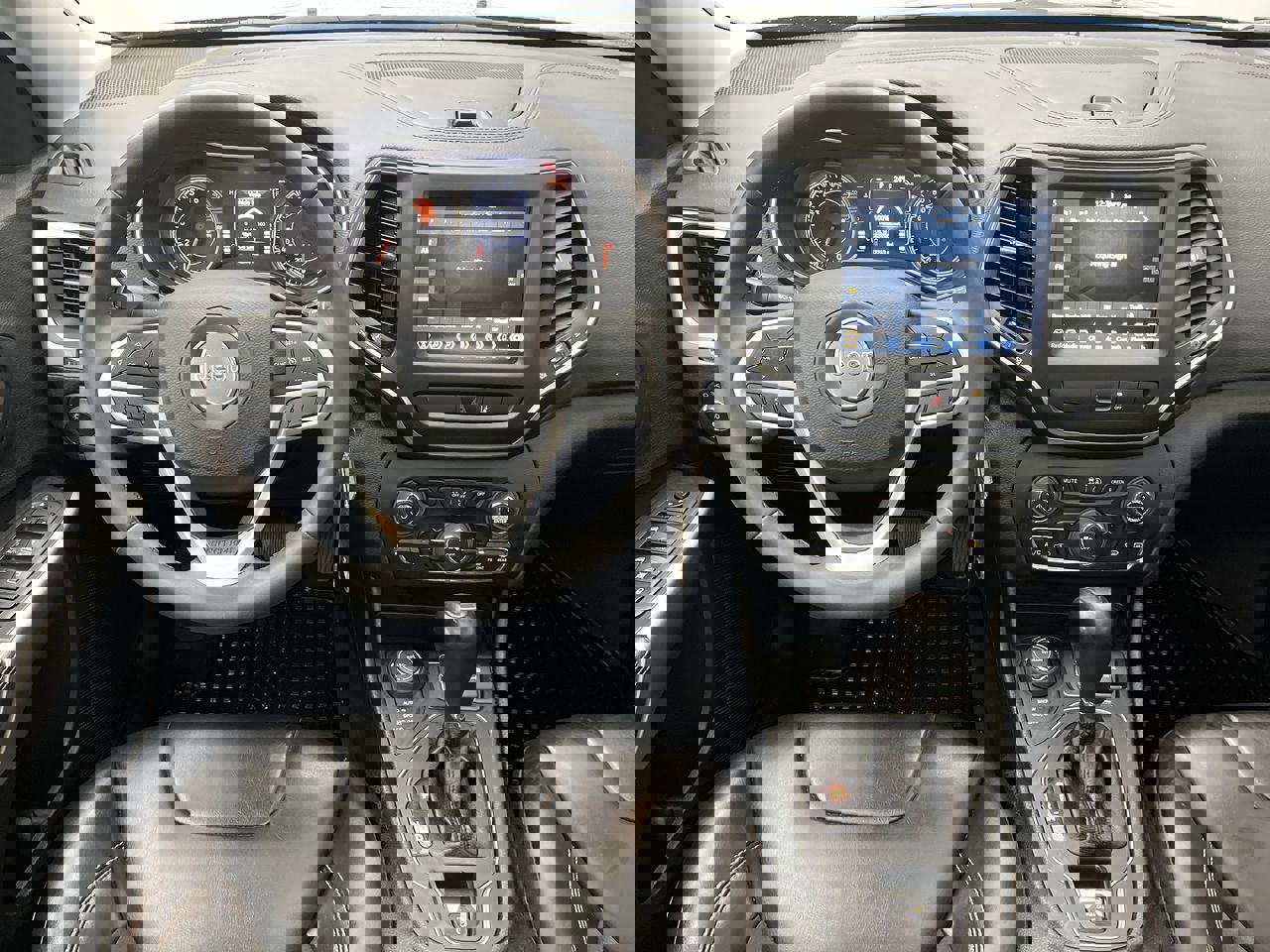 Used 2022 Jeep Cherokee Latitude w/ Sun & Sound Group image 11