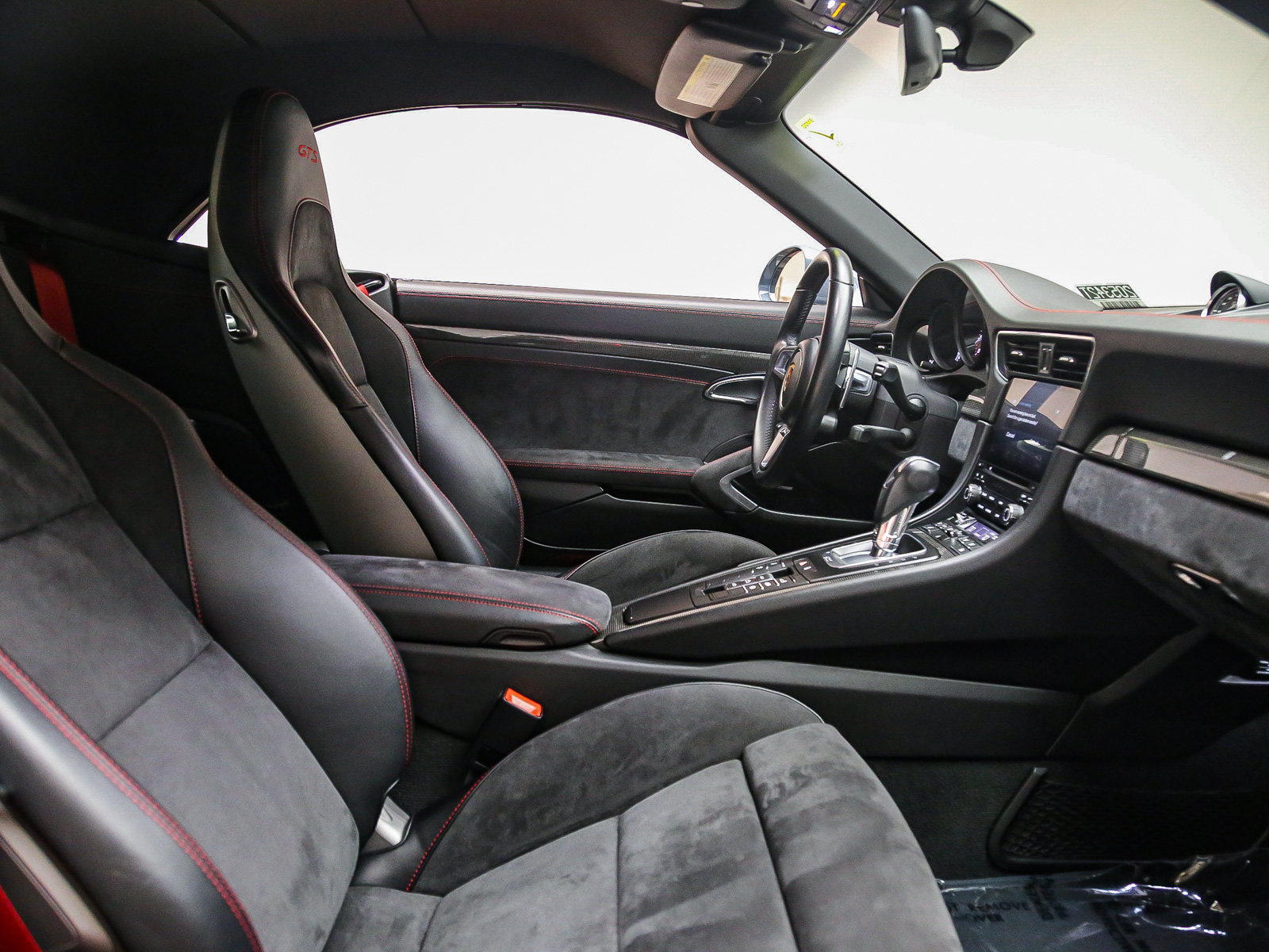 Certified 2018 Porsche 911 Carrera GTS RWD image 21