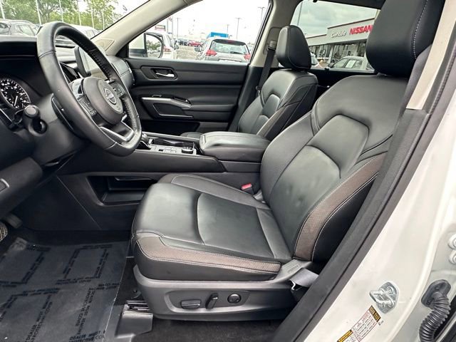 Certified 2024 Nissan Pathfinder SL w/ SL Premium Package AWD/4WD image 23
