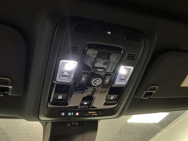 New 2026 Chevrolet Tahoe High Country AWD/4WD image 19