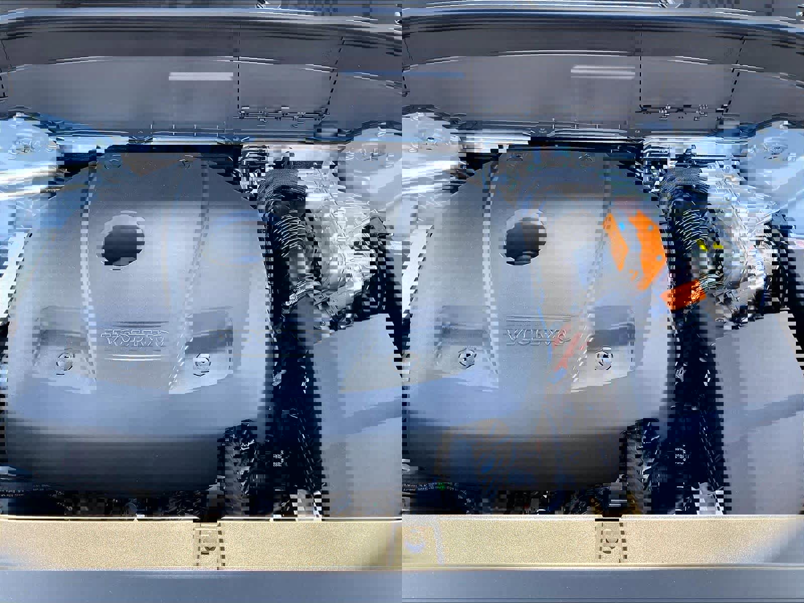 New 2026 Volvo XC90 T8 Plus w/ Protection Package Premier image 13