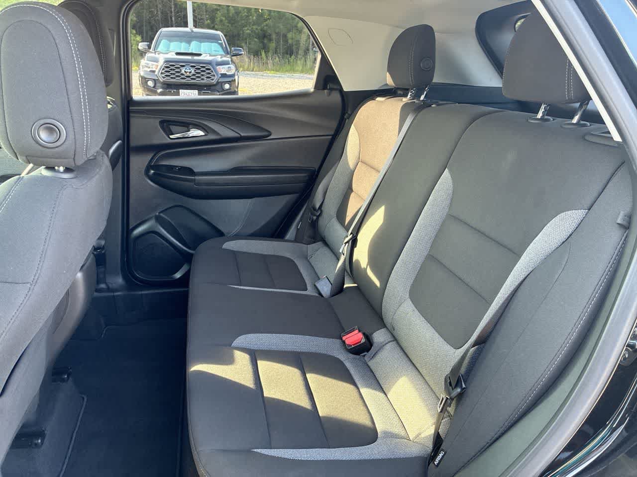Used 2024 Chevrolet TrailBlazer LT w/ LT Cold Weather Package FWD image 22