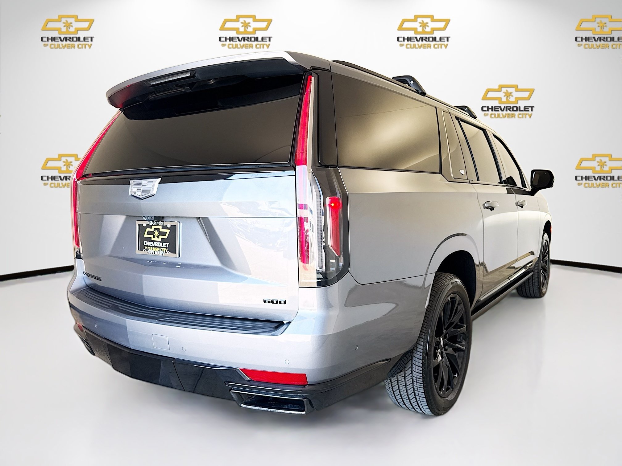 Used 2022 Cadillac Escalade ESV Sport Platinum w/ LPO, ONYX Package AWD/4WD image 8