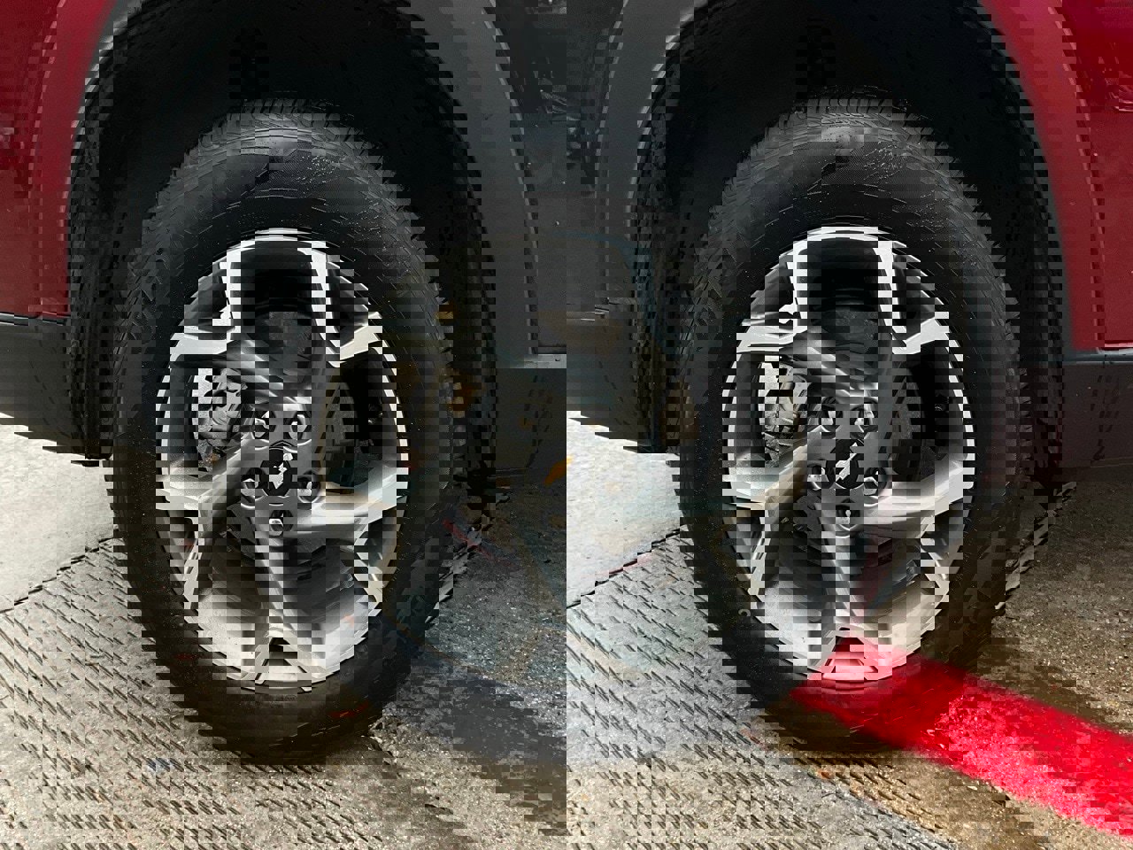 Used 2025 Chevrolet Trax LT image 9