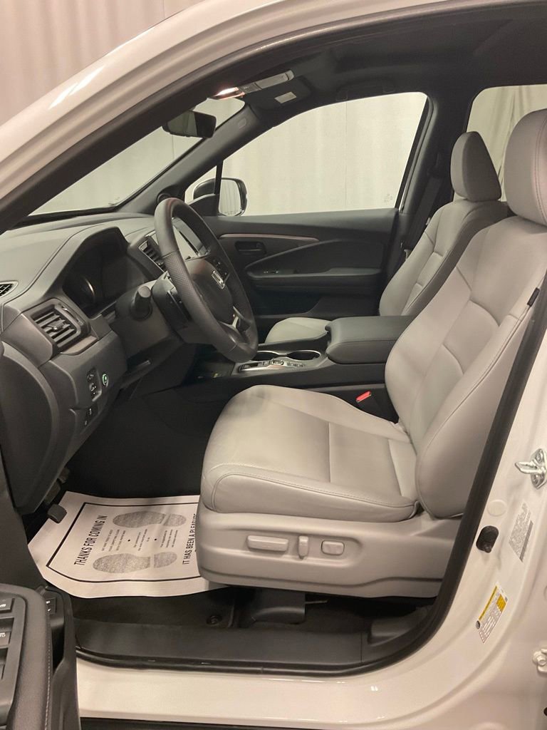 Used 2024 Honda Passport EX-L image 10
