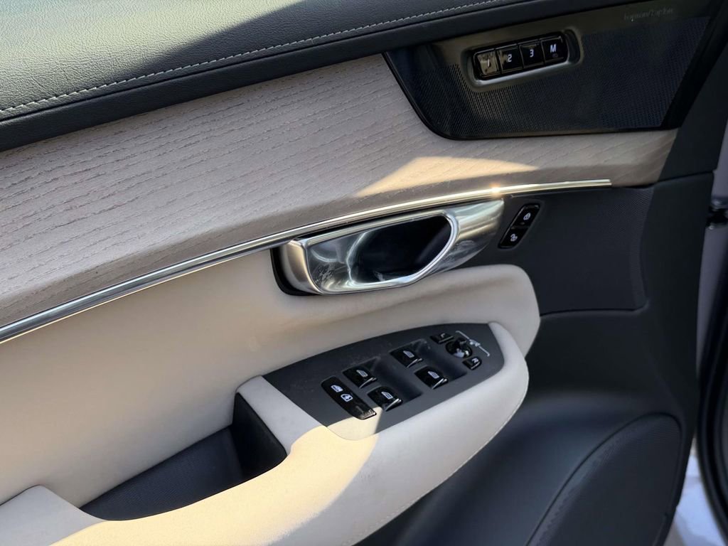 New 2026 Volvo XC90 T8 Ultra w/ Lounge Package image 17