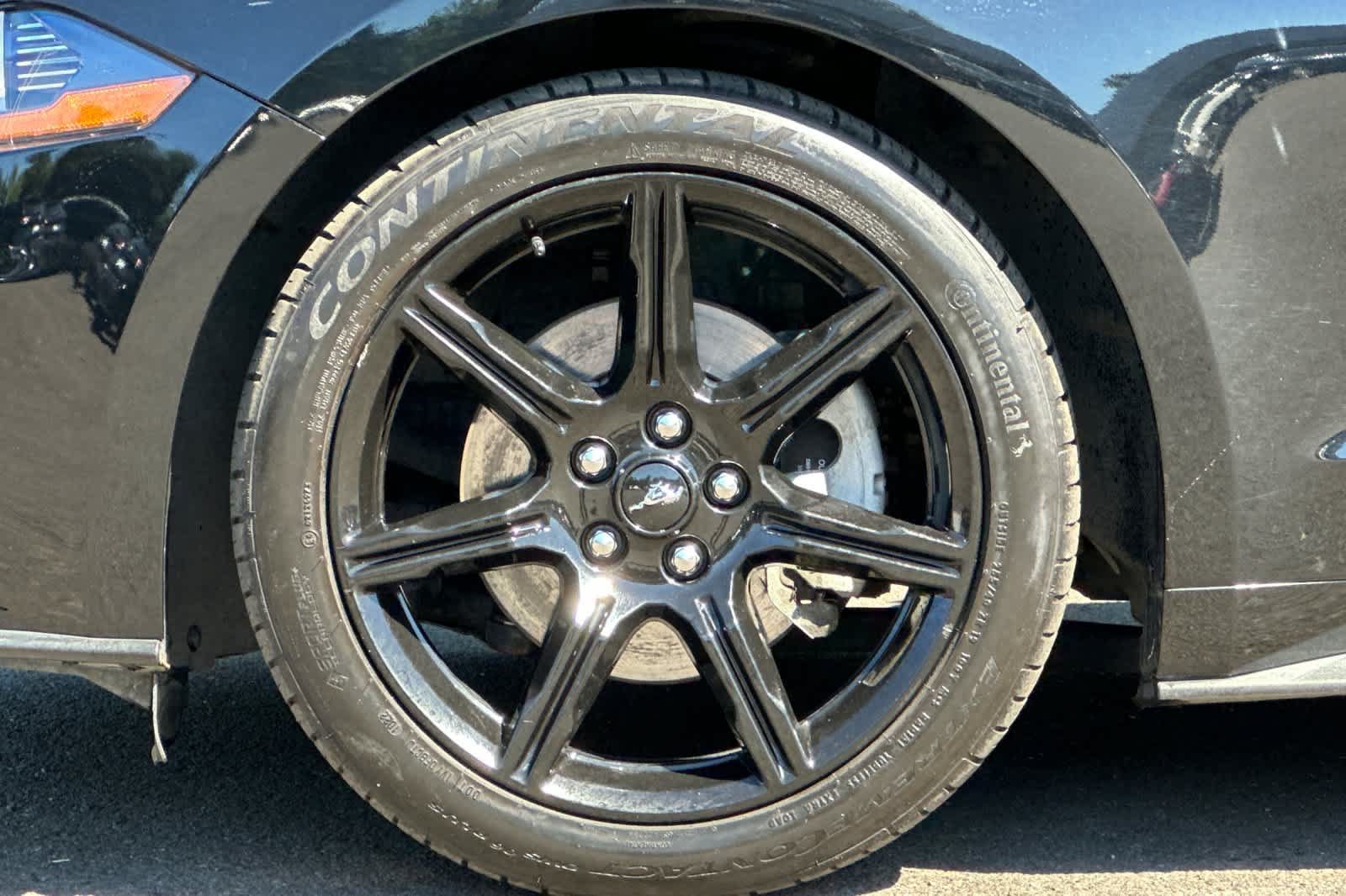 Used 2018 Ford Mustang Premium w/ Black Accent Pkg RWD image 24