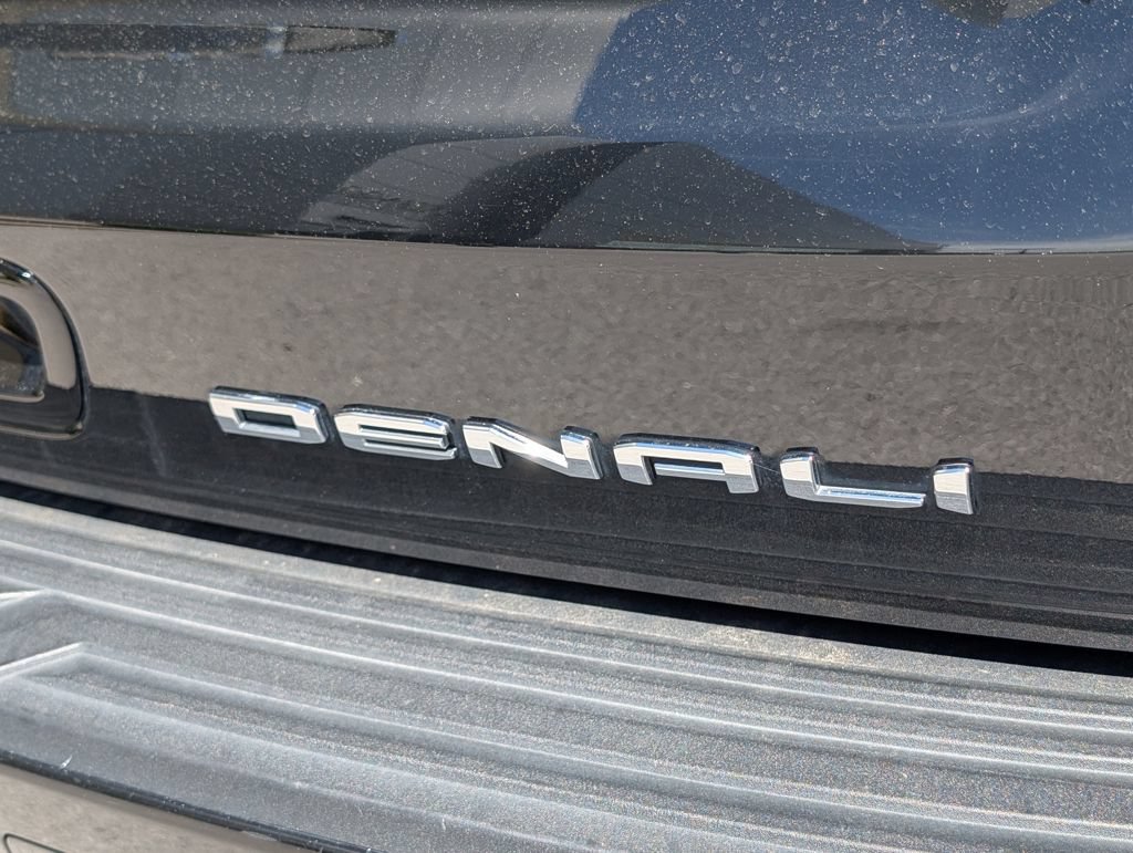 Used 2023 GMC Yukon Denali w/ Advanced Technology Package AWD/4WD image 32