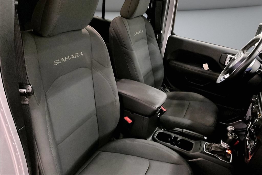 Used 2019 Jeep Wrangler Unlimited Sahara AWD/4WD image 30