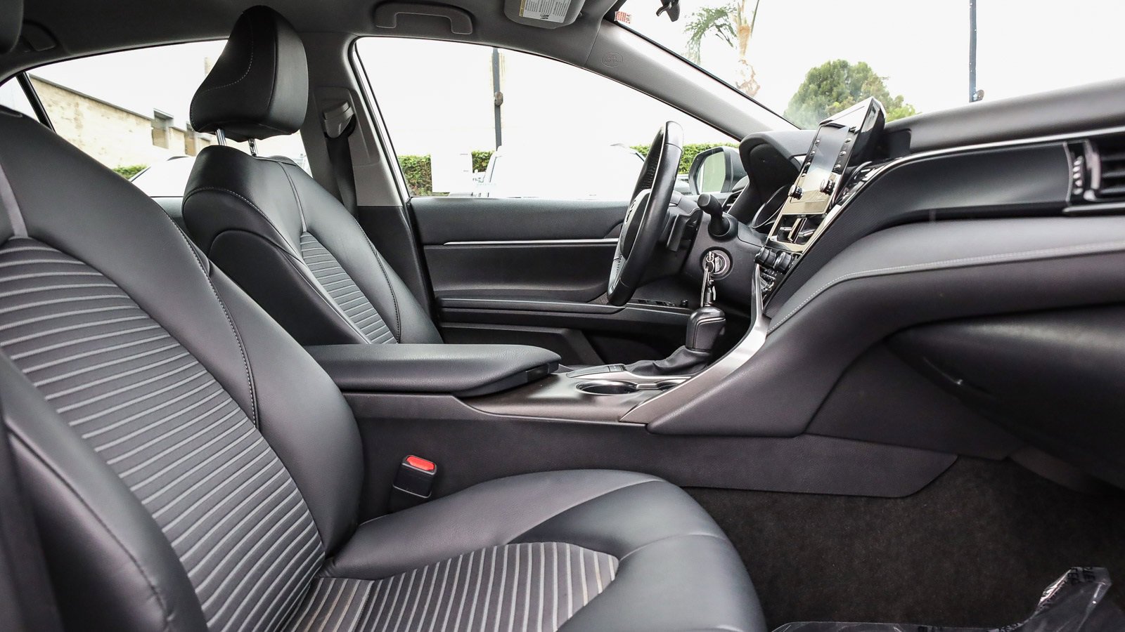 Used 2023 Toyota Camry SE image 16