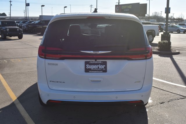 New 2026 Chrysler Pacifica Select image 6