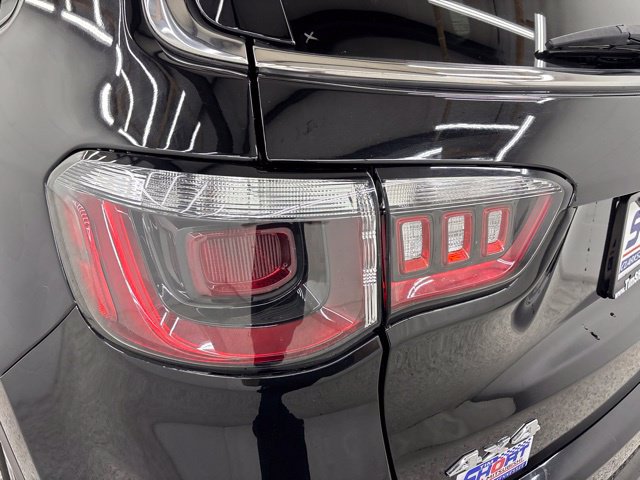 Used 2022 Jeep Compass Latitude AWD/4WD image 11
