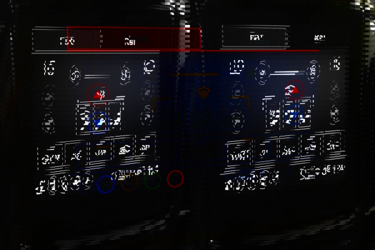 Used 2023 Chevrolet Traverse LT image 32