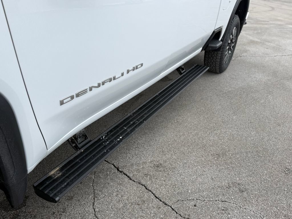 New 2026 GMC Sierra 2500 Denali Ultimate image 12
