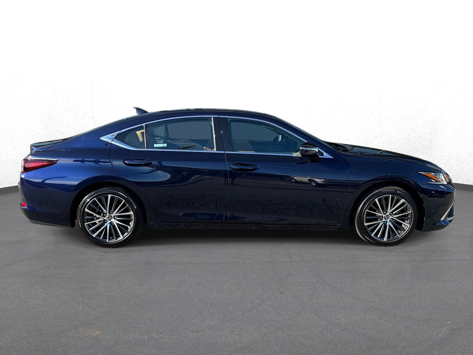 Used 2023 Lexus ES 350 w/ Premium Package FWD image 2