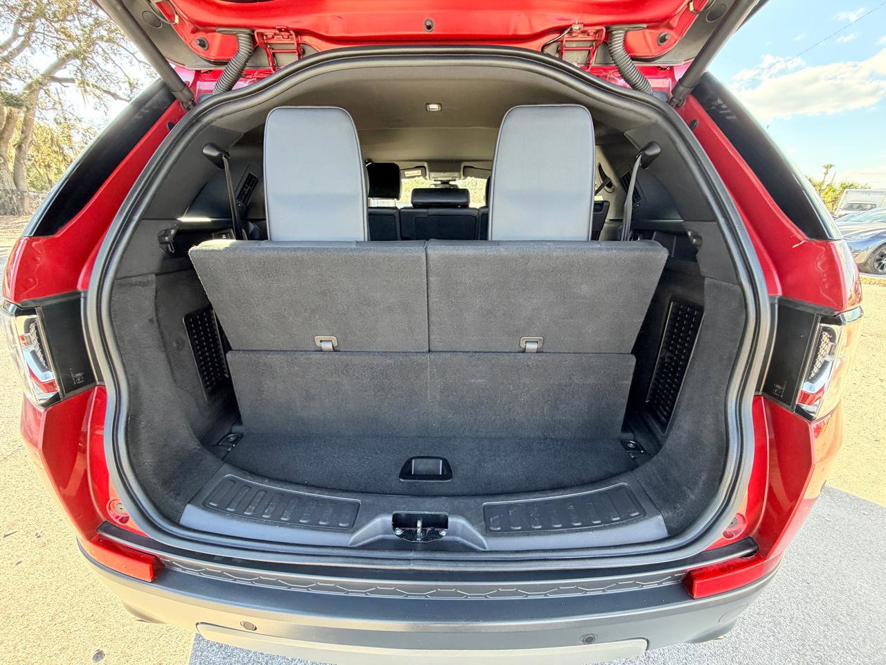 Used 2018 Land Rover Discovery Sport SE image 20