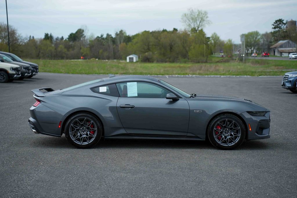 Used 2025 Ford Mustang GT w/ GT Performance Package RWD image 4