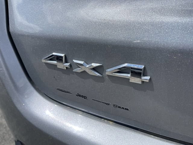 Used 2020 Jeep Compass Latitude w/ Cold Weather Group AWD/4WD image 6