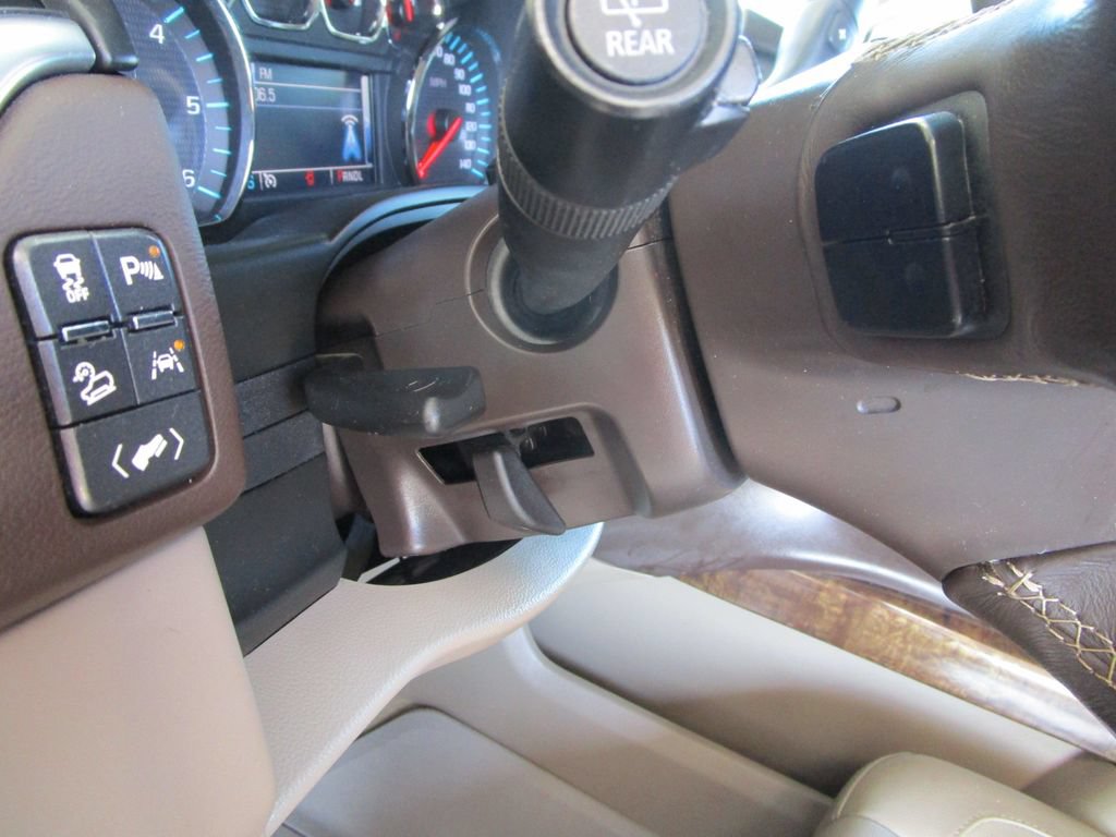 Used 2018 Chevrolet Tahoe LT w/ Off-Road Package AWD/4WD image 32