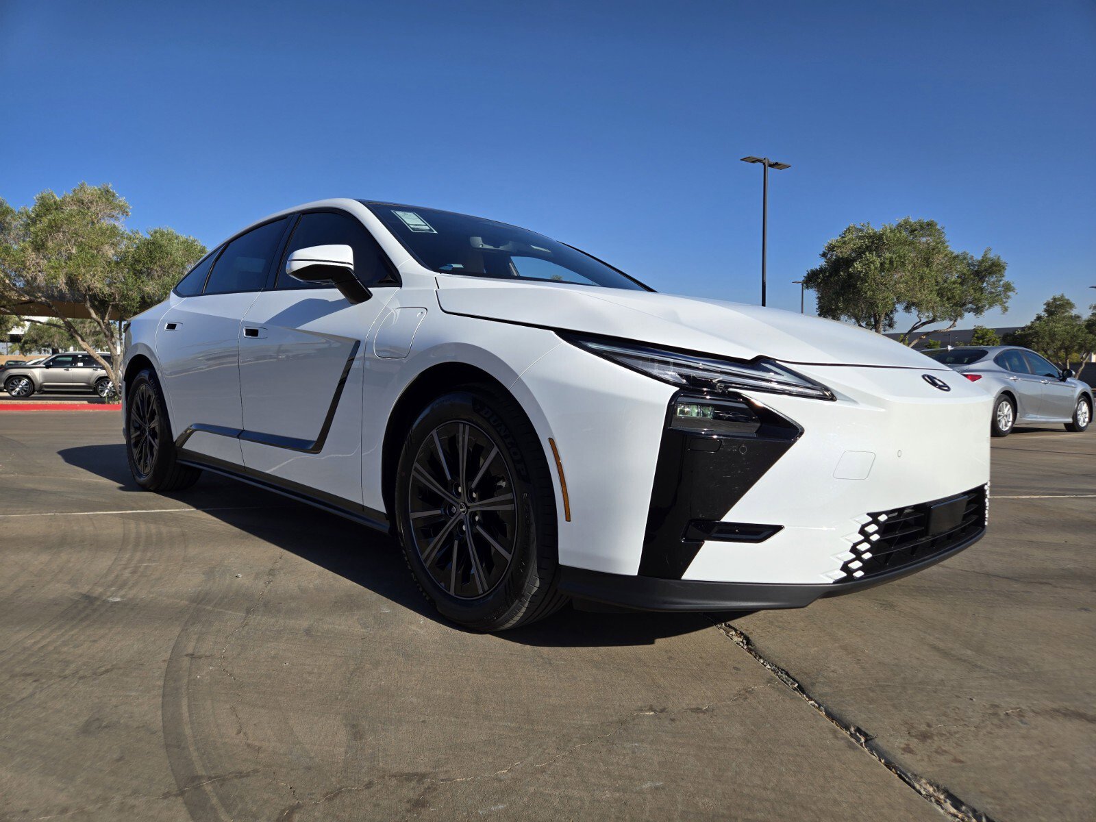 New 2026 Lexus ES 350e FWD video 2