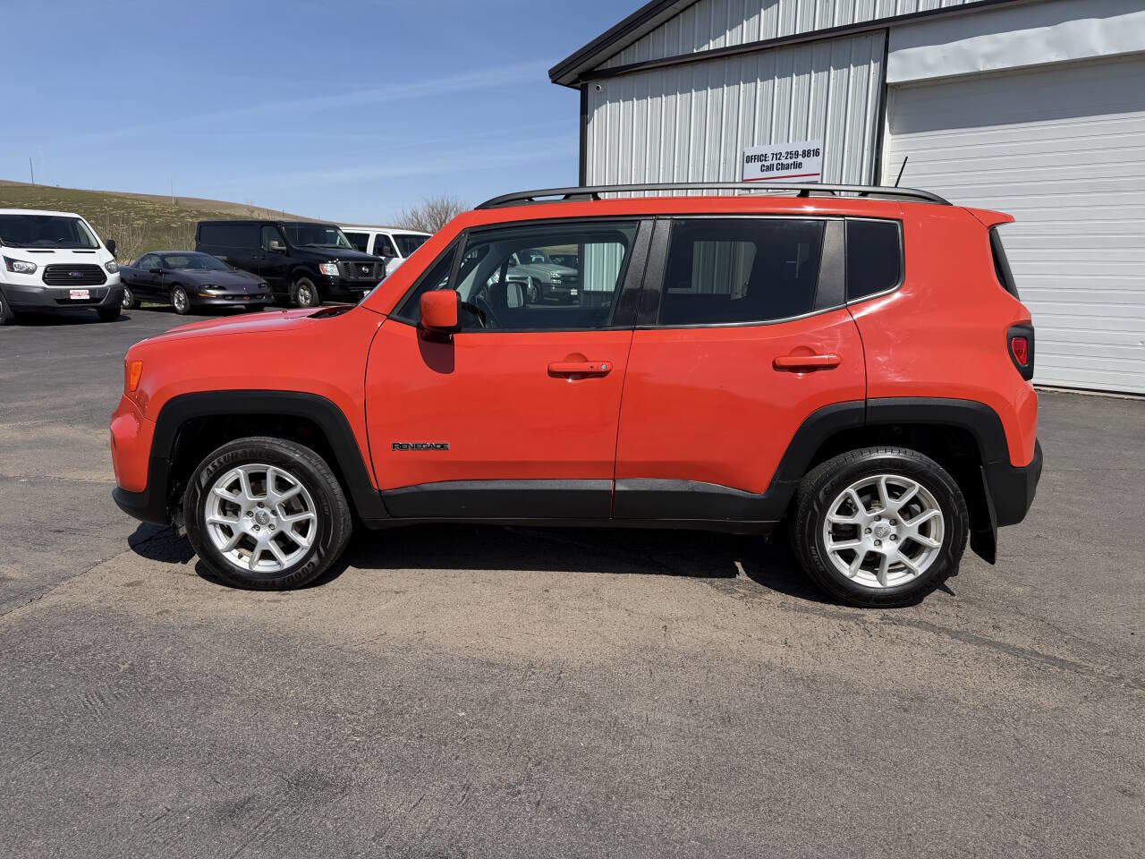 Used 2020 Jeep Renegade Latitude w/ Cold Weather Group AWD/4WD image 2