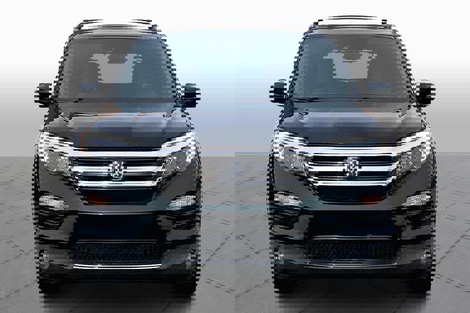 Used 2016 Honda Pilot Touring image 4