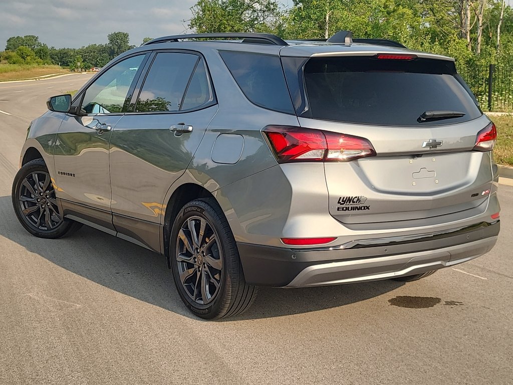 Used 2024 Chevrolet Equinox RS AWD/4WD image 2