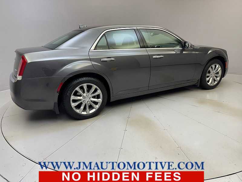 Used 2019 Chrysler 300 Limited image 5