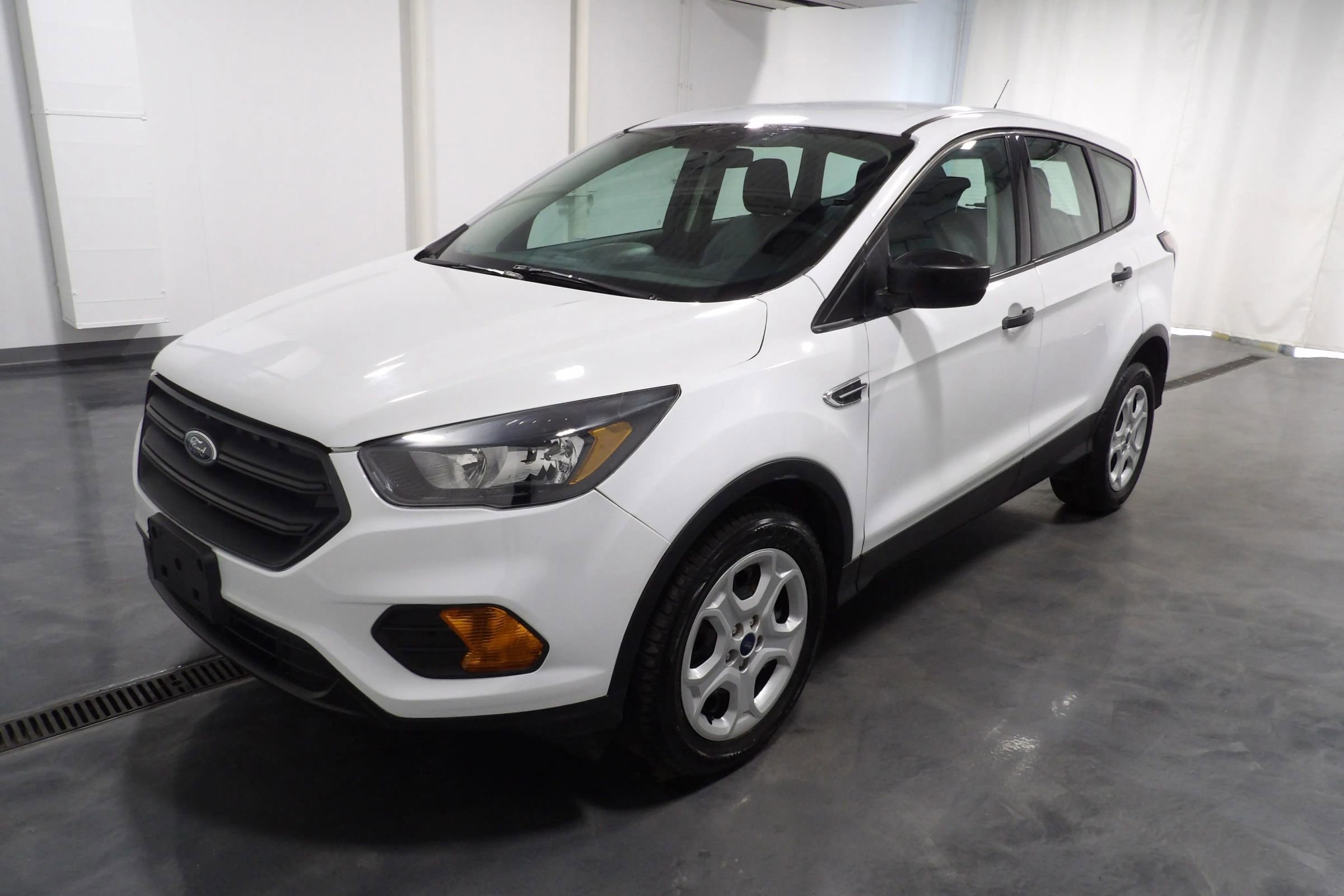 Used 2018 Ford Escape S image 3