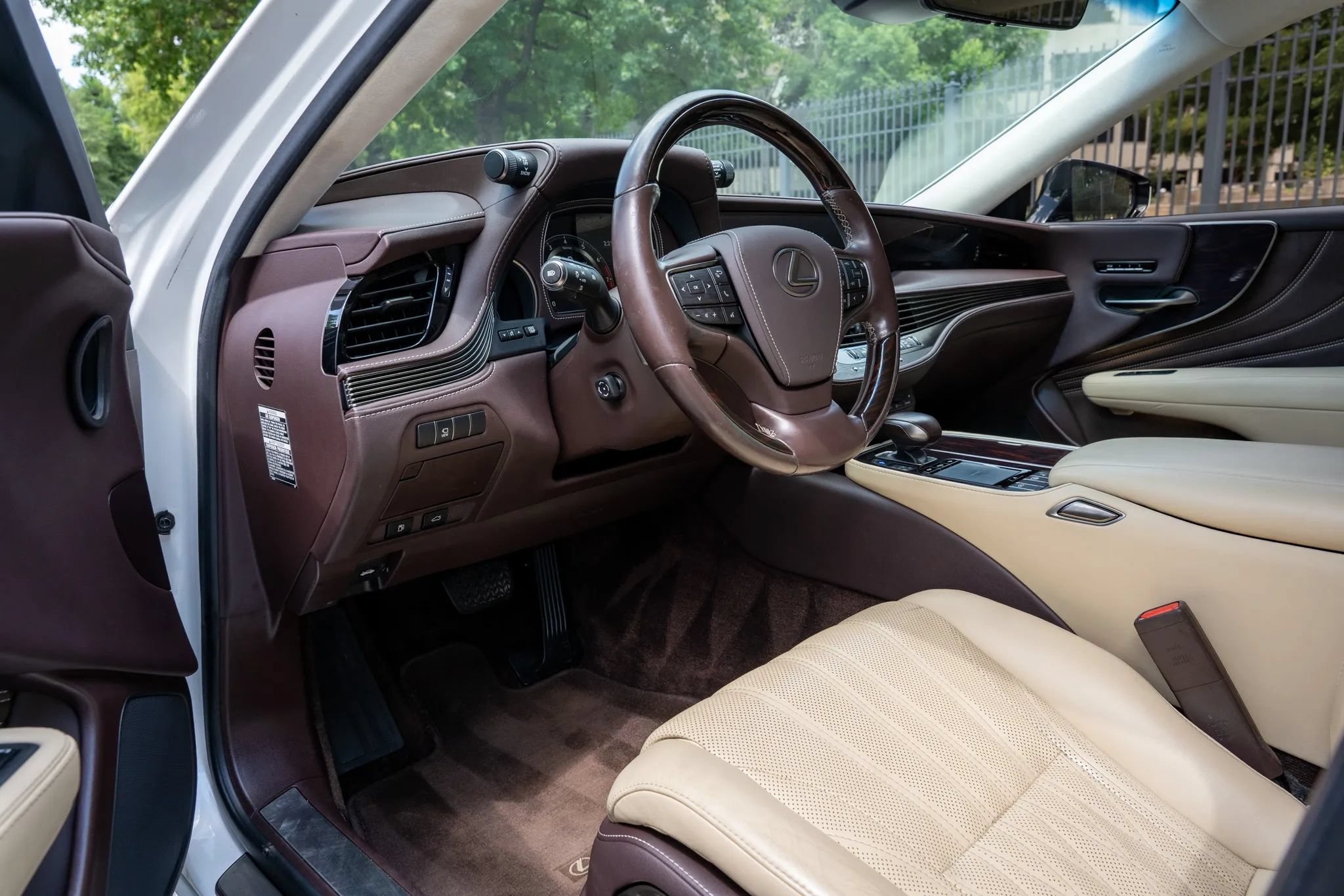 Used 2018 Lexus LS 500 w/ Interior Upgrade Package RWD image 10