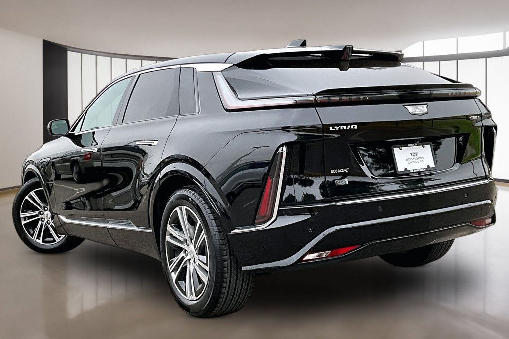Certified 2024 Cadillac Lyriq Luxury RWD image 12