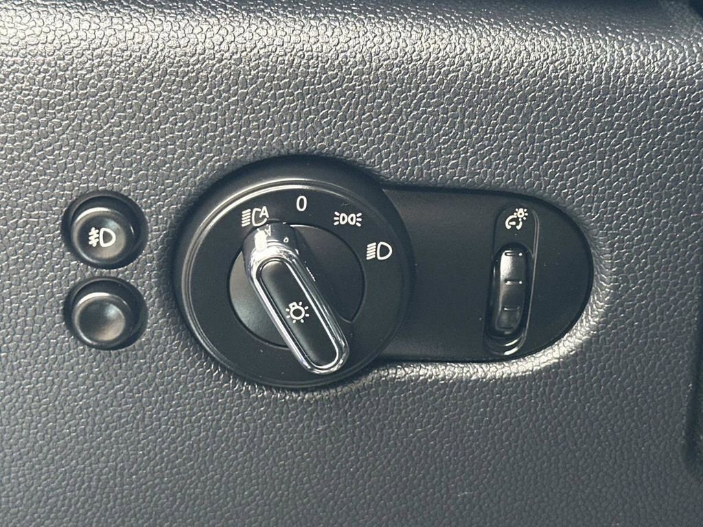 Used 2020 MINI Cooper 2-Door Hardtop image 20