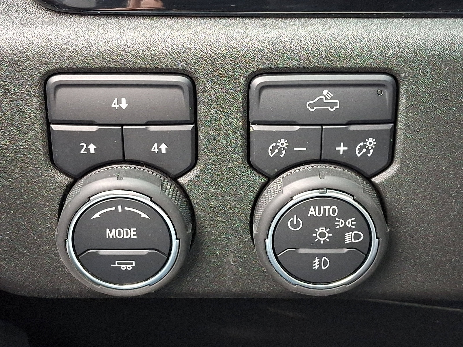 Certified 2025 Chevrolet Silverado 2500 LT w/ Convenience Package image 24